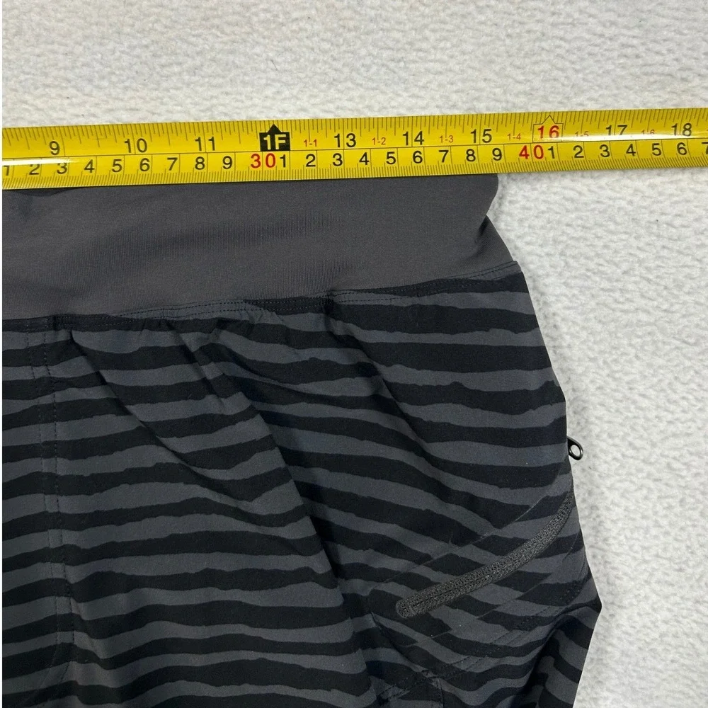 Lululemon Athletic Shorts Mens 32 Grey Black Stripe Zipper Pocket Inseam 11 READ